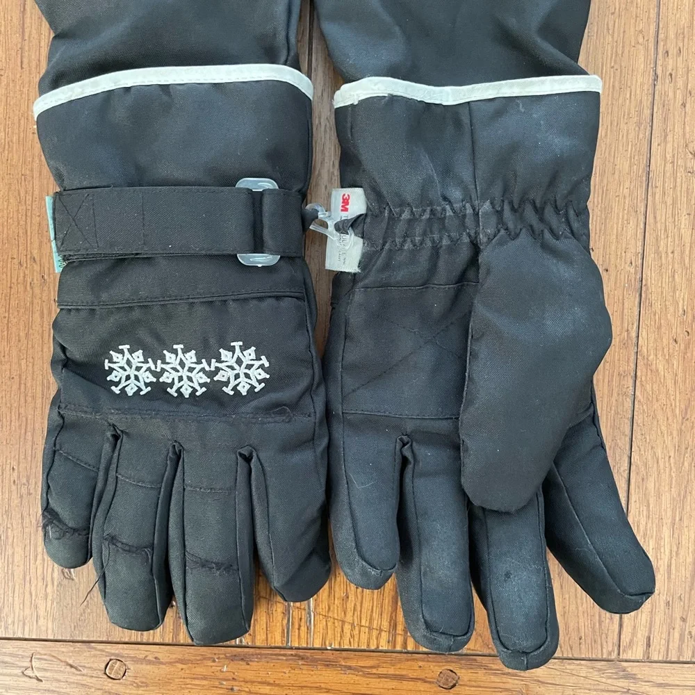 L-Bow Kids Black Waterproof/Breathable Snow Gloves L